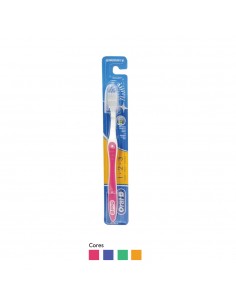 Escova de Dentes Oral-B 1.2.3 Média Cores Sortidas 1un